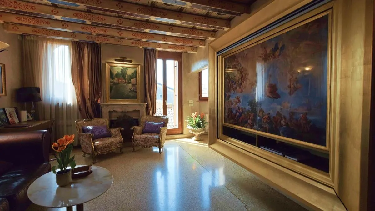 Image 2 of Opera Luxury Apartment