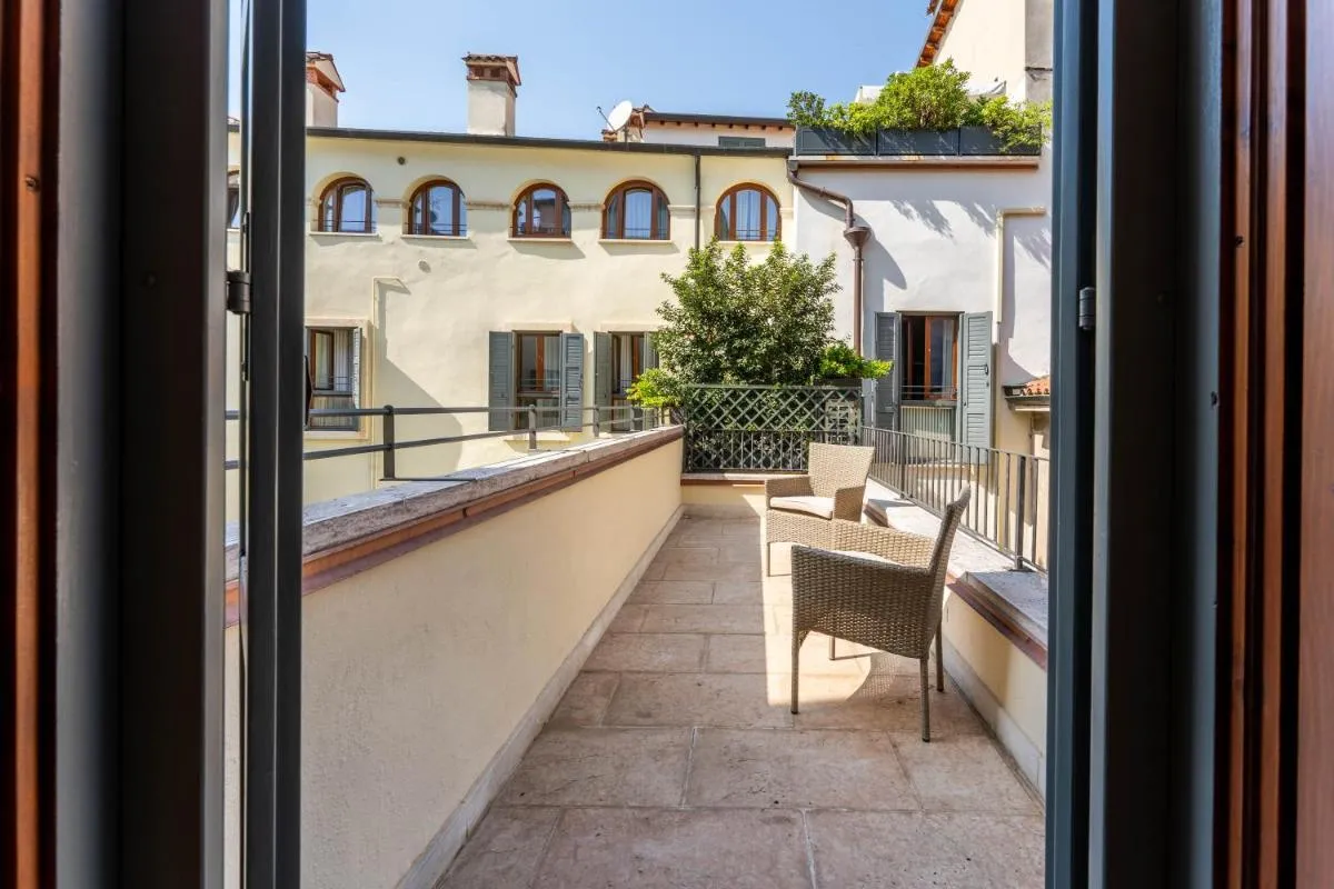 Image 6 of Palazzo Venier