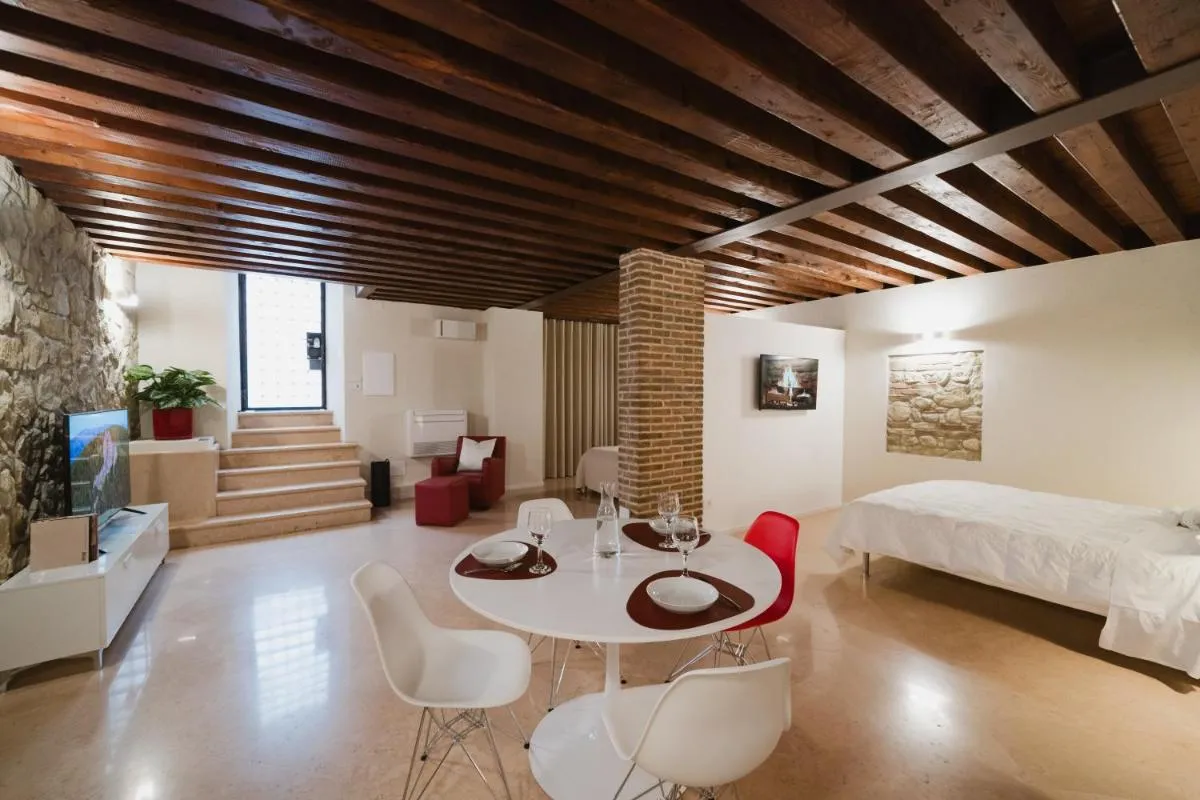 Image 1 of Retreat Centro Antico elegante in Palazzo storico