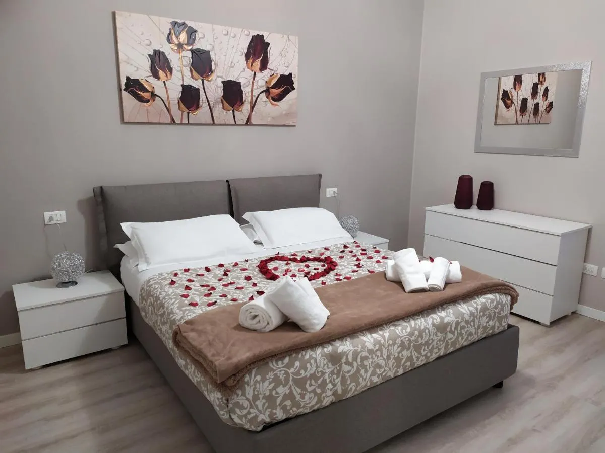 Image 4 of Romantic House 369