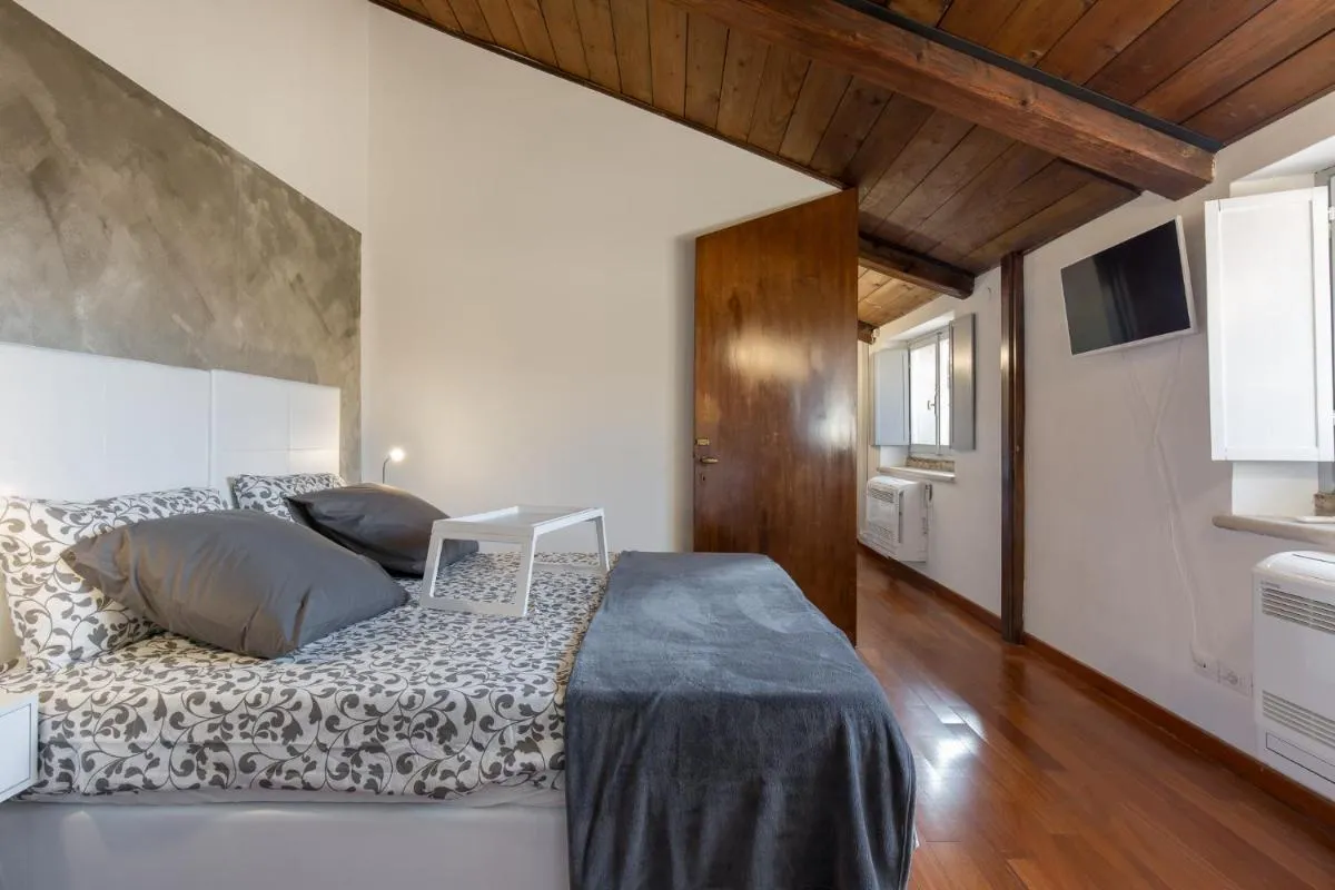 Image 4 of Rooms Castelvecchio – Palazzo Canossa