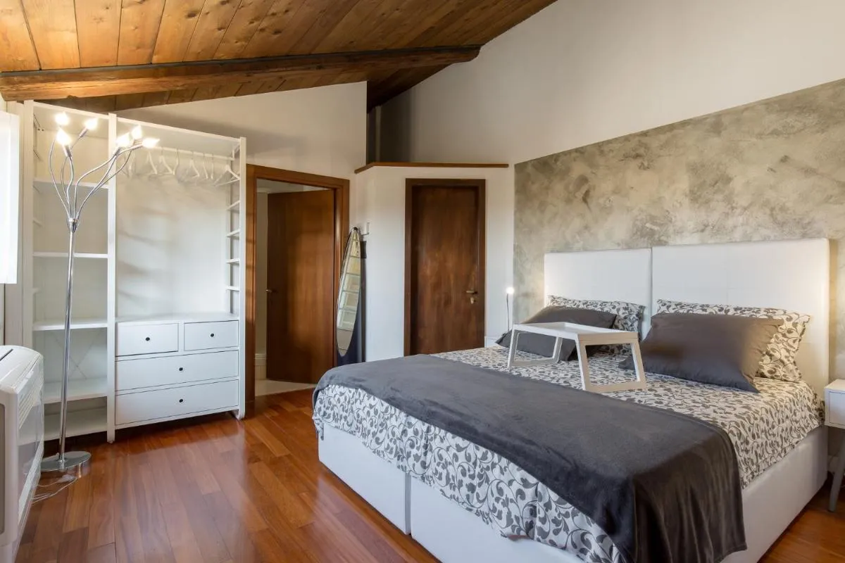 Image 3 of Rooms Castelvecchio – Palazzo Canossa