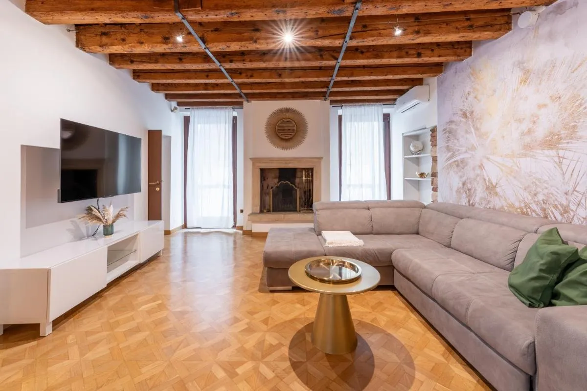 Image 4 of Sgarzerie Luxury Flat 2 rooms 120mq