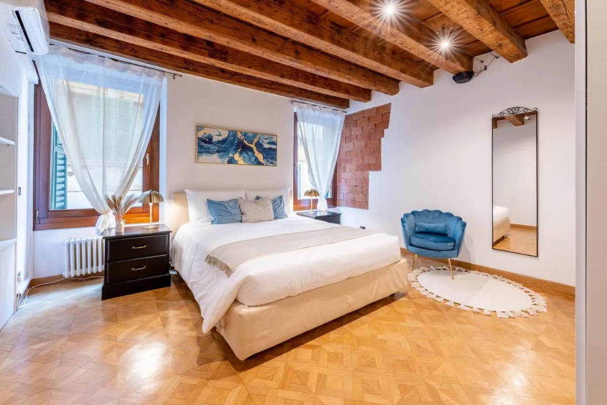 Image 6 of Sgarzerie Luxury Flat 2 rooms 120mq