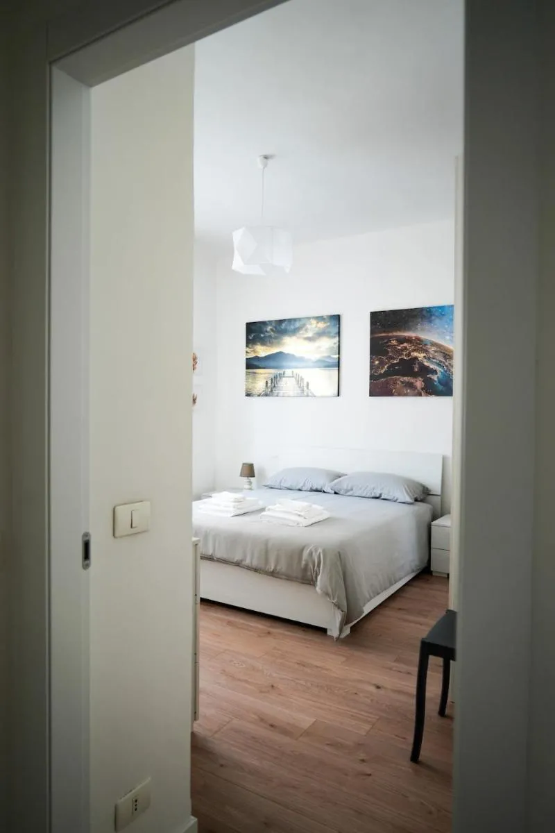 Image 3 of Simon Apartment