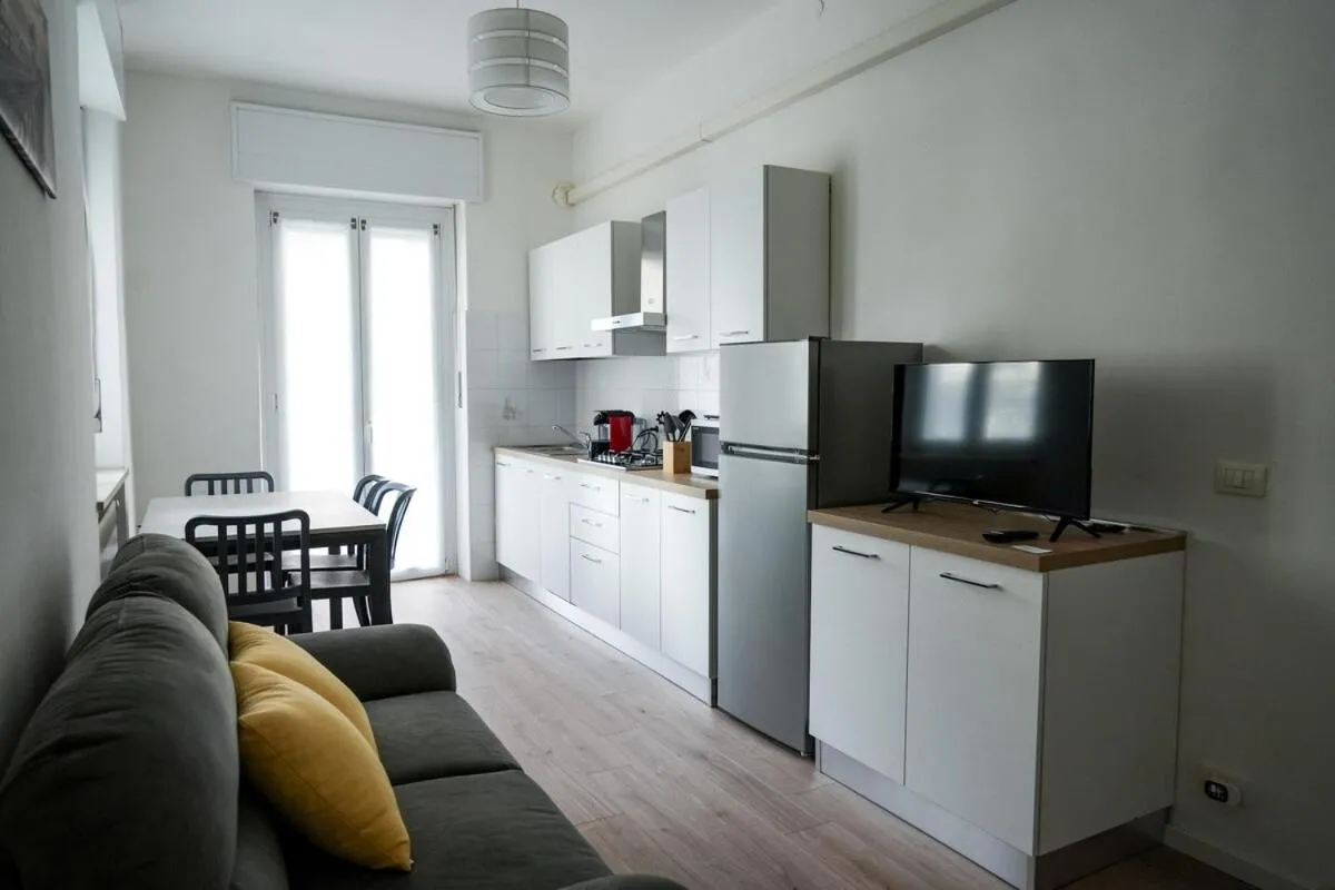 Image 4 of Simon Apartment