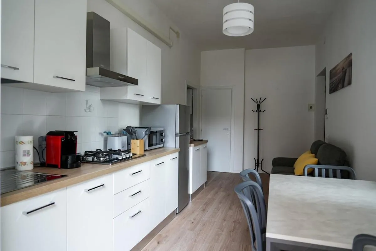 Image 5 of Simon Apartment