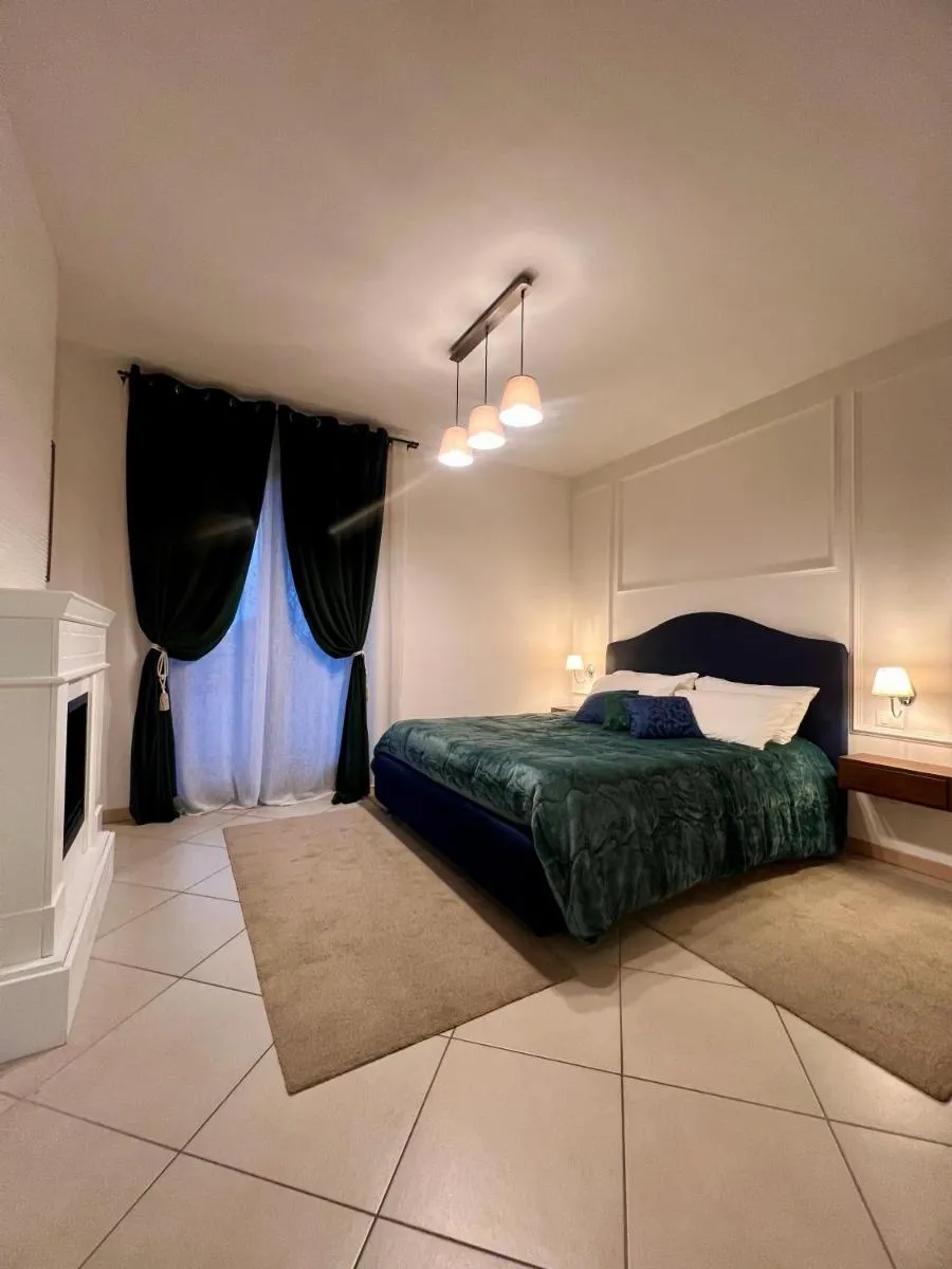 Image 6 of Velvet Apartment
