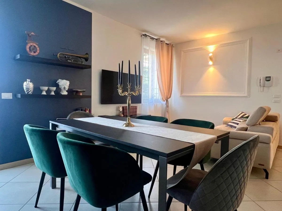 Image 4 of Velvet Apartment
