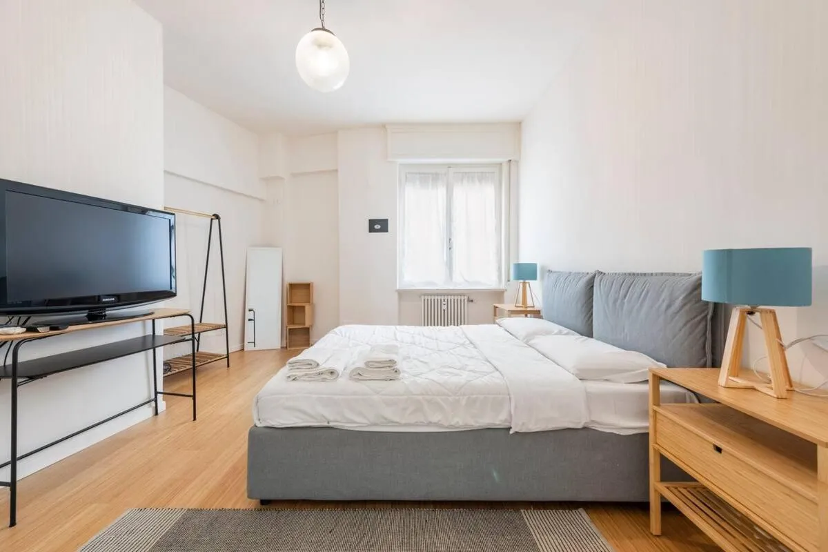 Image 6 of Vicolo Leoni 2BRD apartment