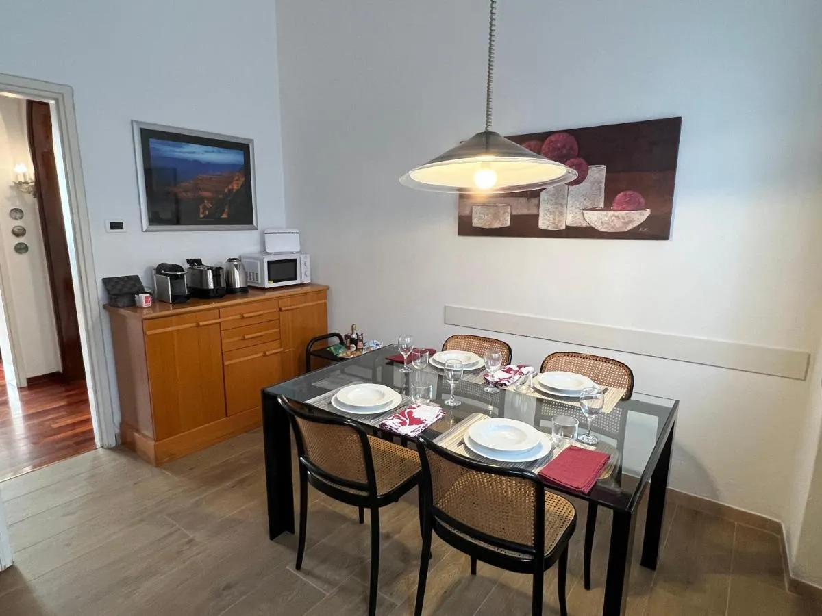 Image 3 of Wendy Apartment vicino al centro