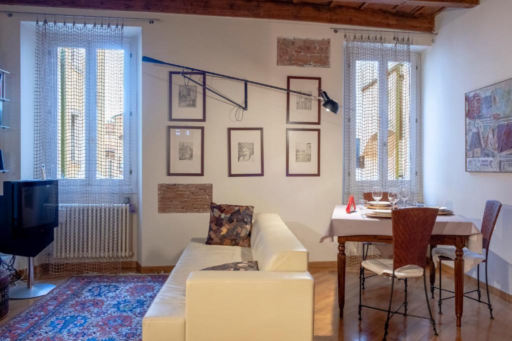 Image of Ai Cinque Archi