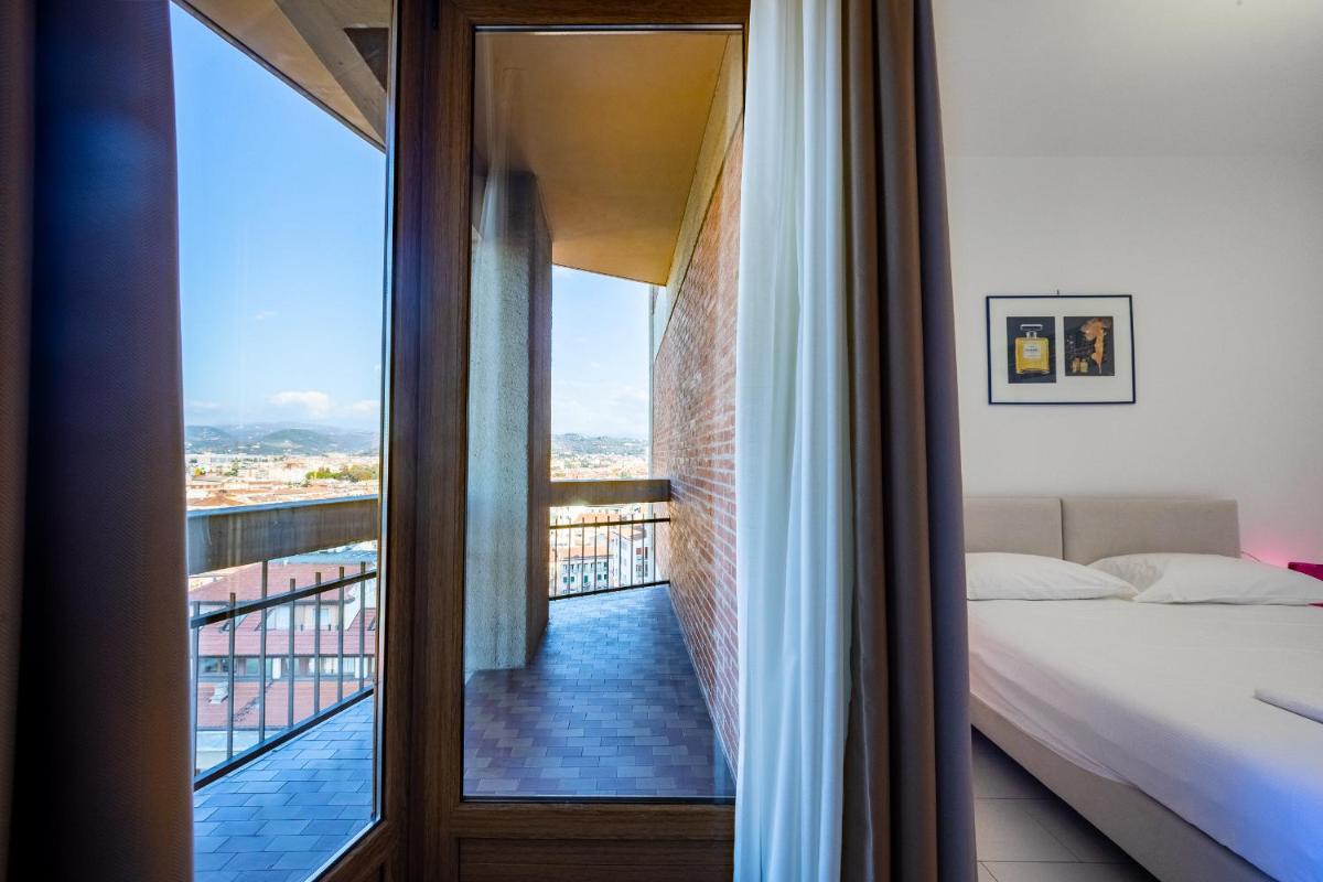 Image 1 of Dimore Verona Skyline