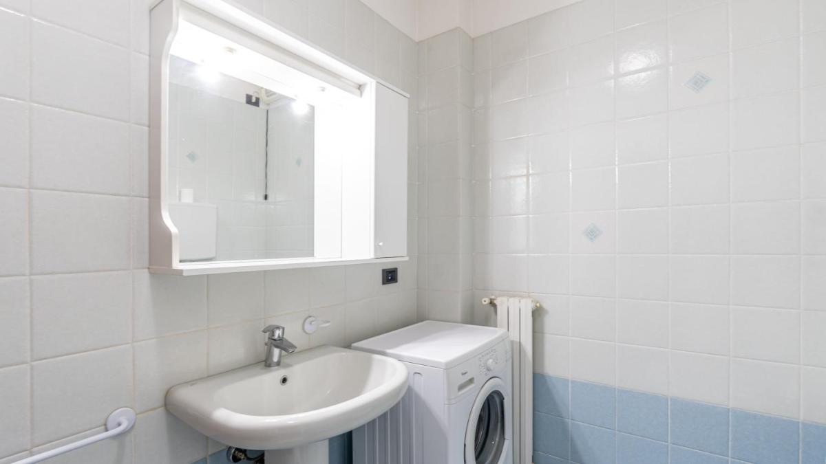 Image 2 of Fiera Verona Bright Apartment with Balcony!