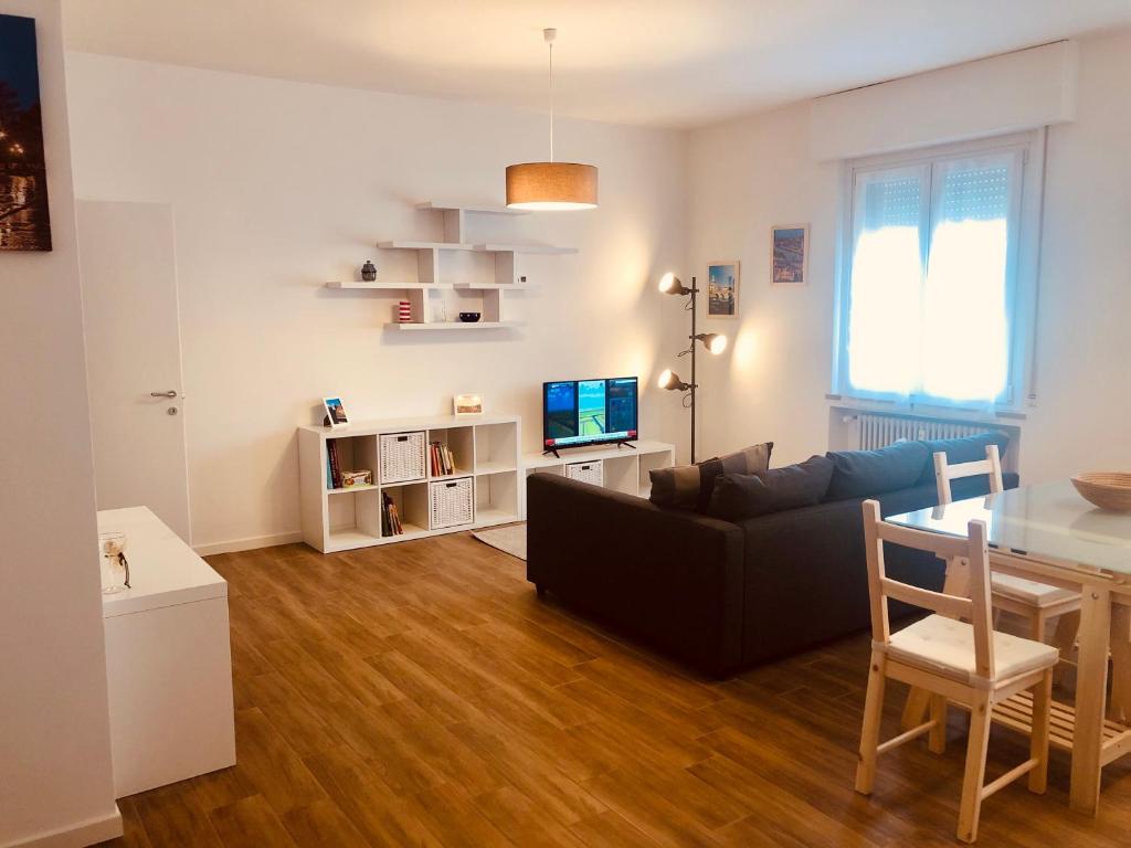 Image of Lund Home