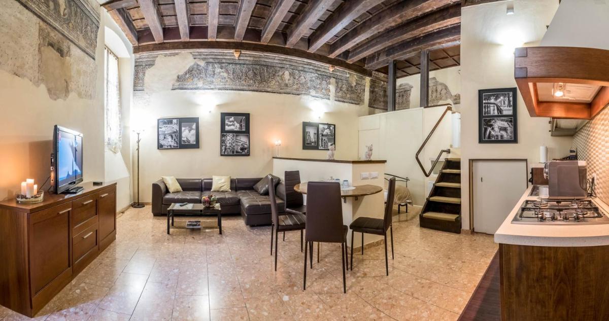 Image 3 of Palazzo Duomo