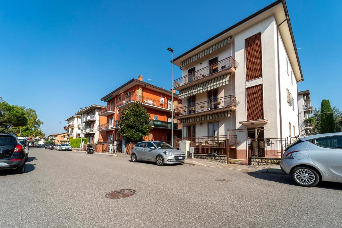 Image 4 of Shiny Home Verona