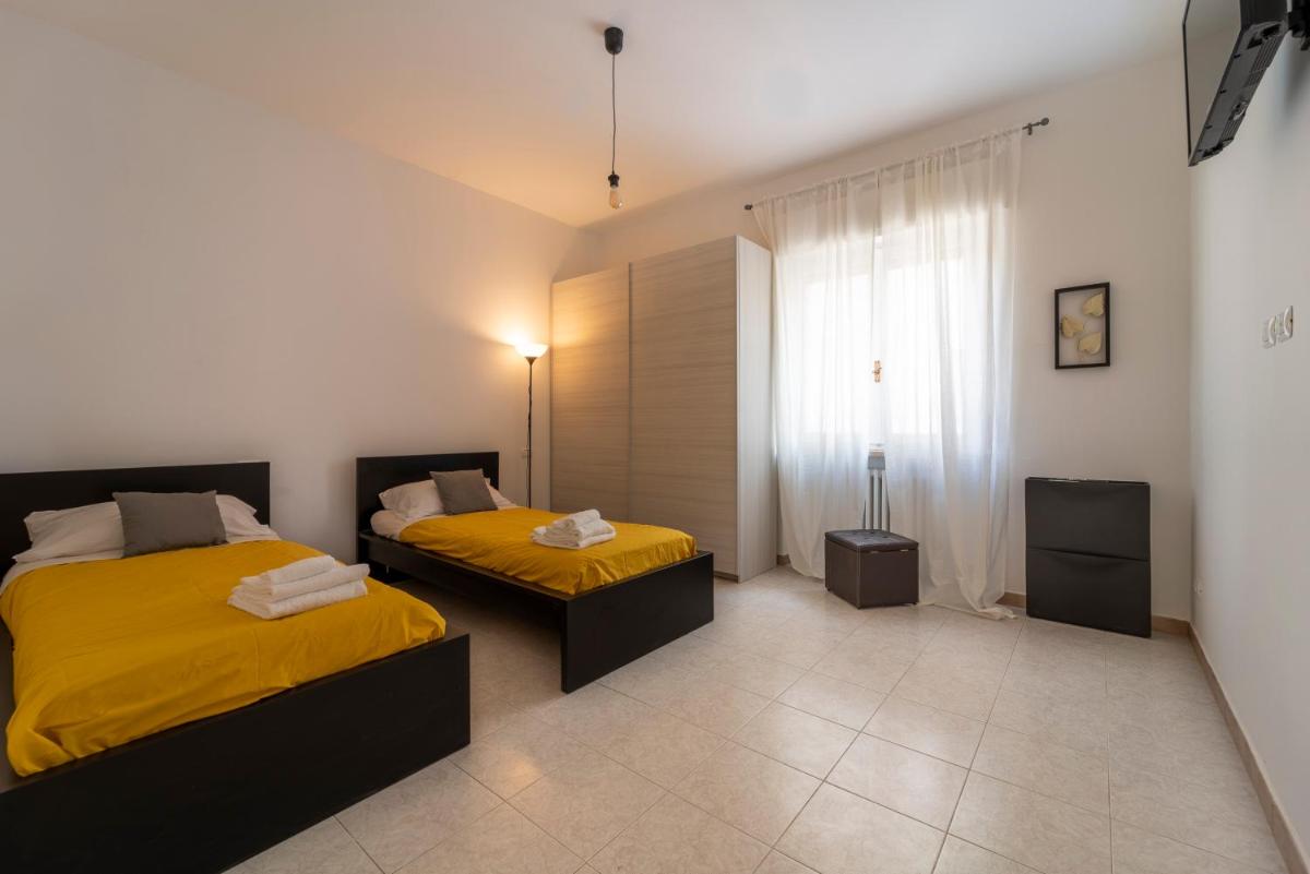 Image 1 of Shiny Home Verona