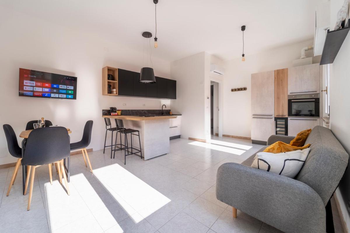 Image 3 of Shiny Home Verona