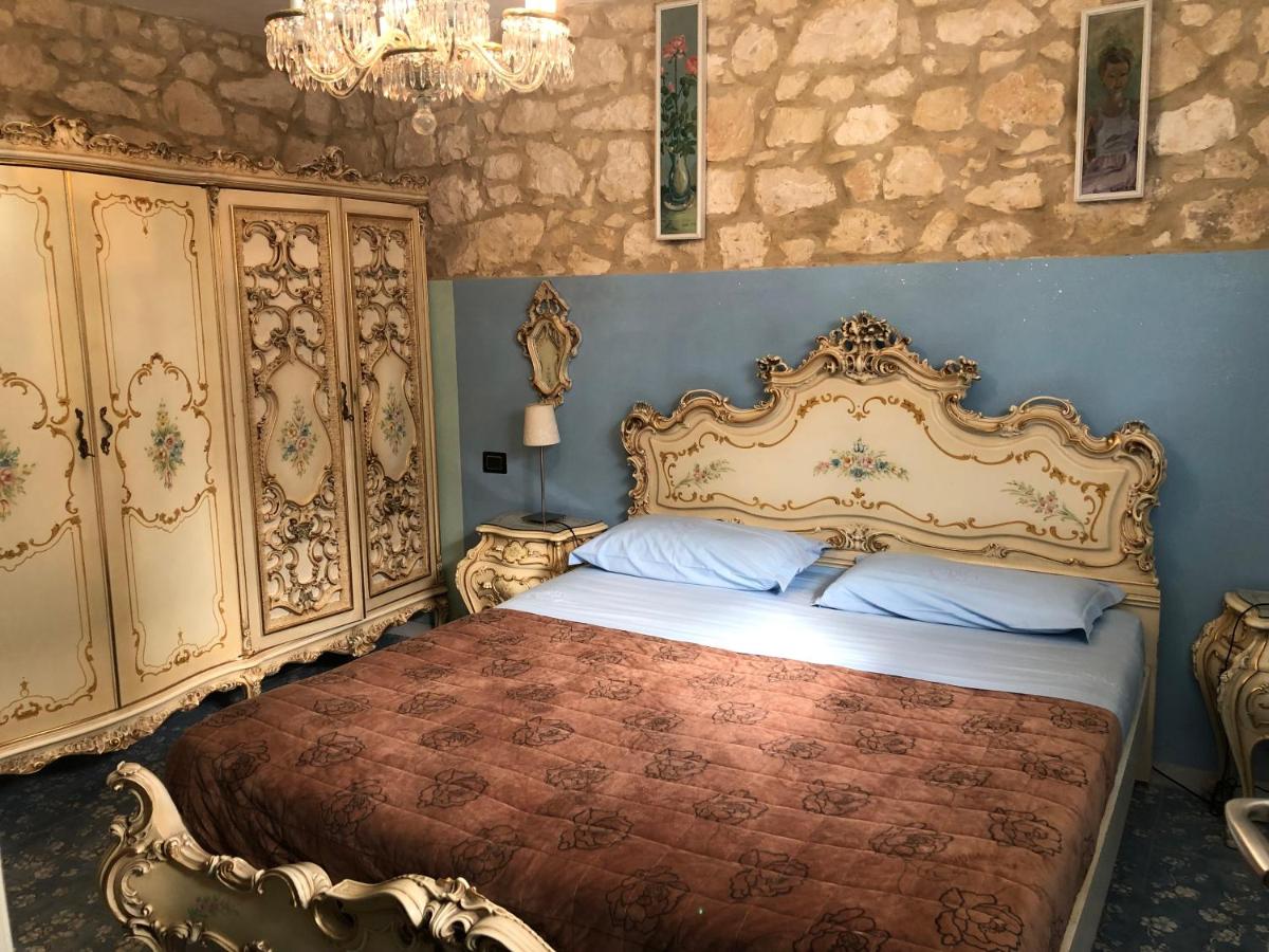 Image 1 of Villa Angelina barana 8